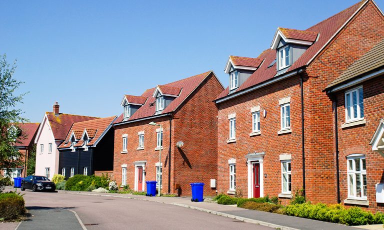 How to Choose the Right Realtor for a Smooth Property Sale