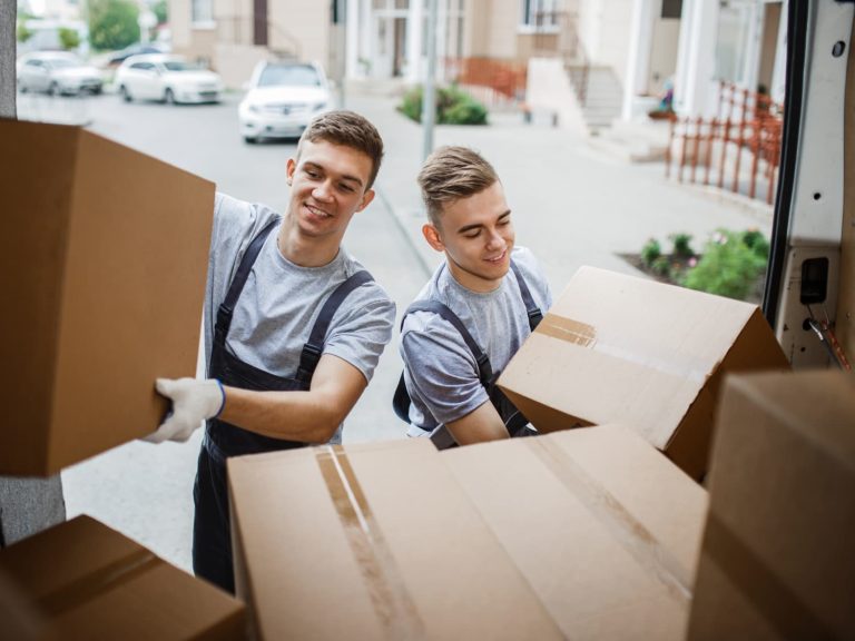 The Benefits of Hiring Local Movers to Facilitate Your Relocation